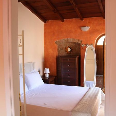 Casa Vacanze Elena Rometta エクステリア 写真