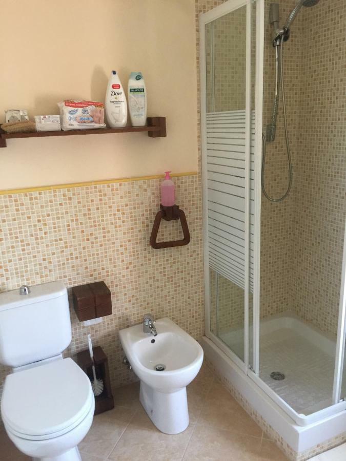 Casa Vacanze Elena Rometta エクステリア 写真