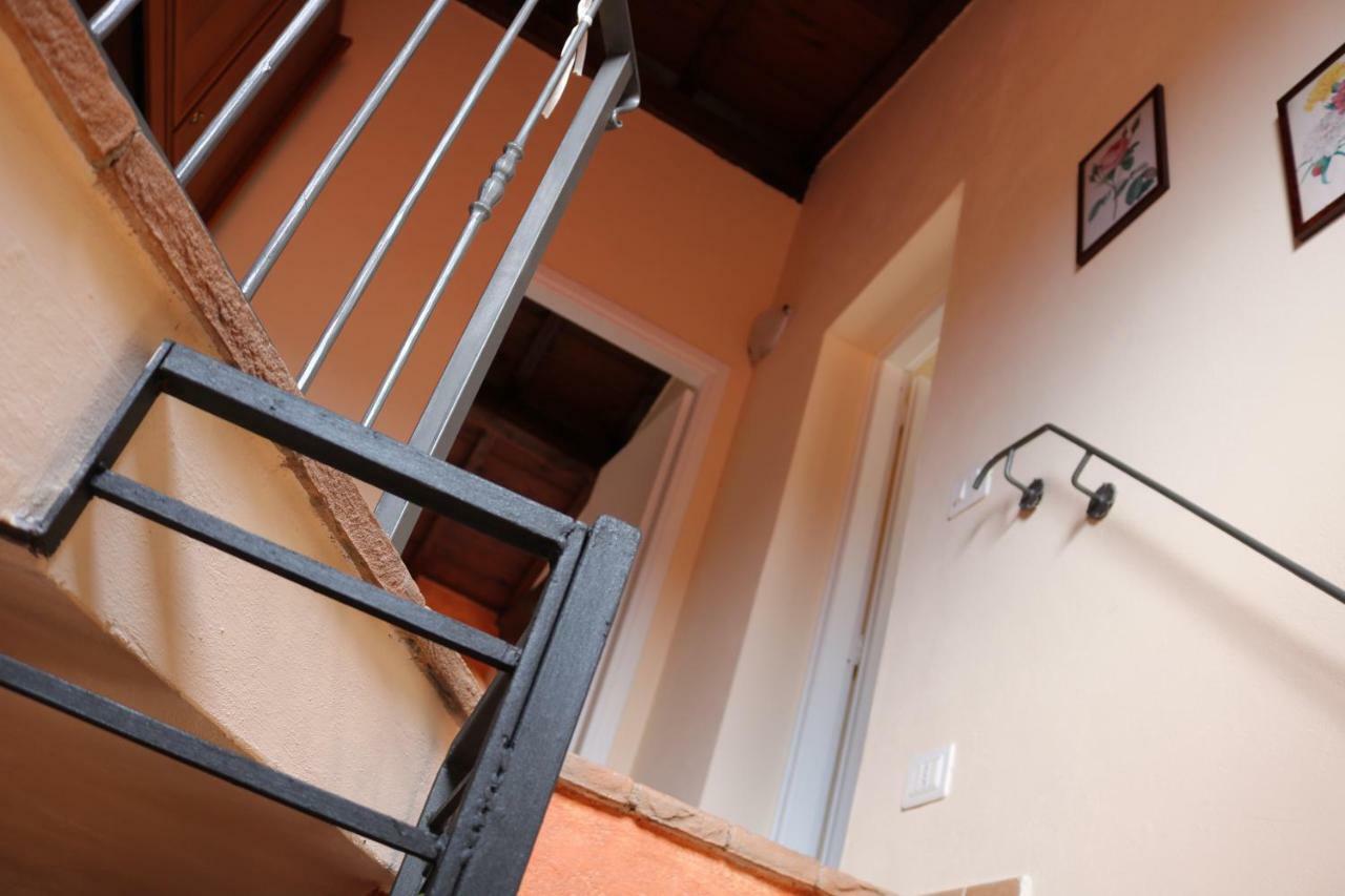 Casa Vacanze Elena Rometta エクステリア 写真