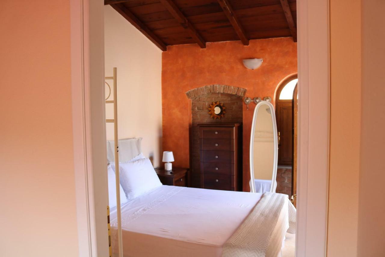 Casa Vacanze Elena Rometta エクステリア 写真