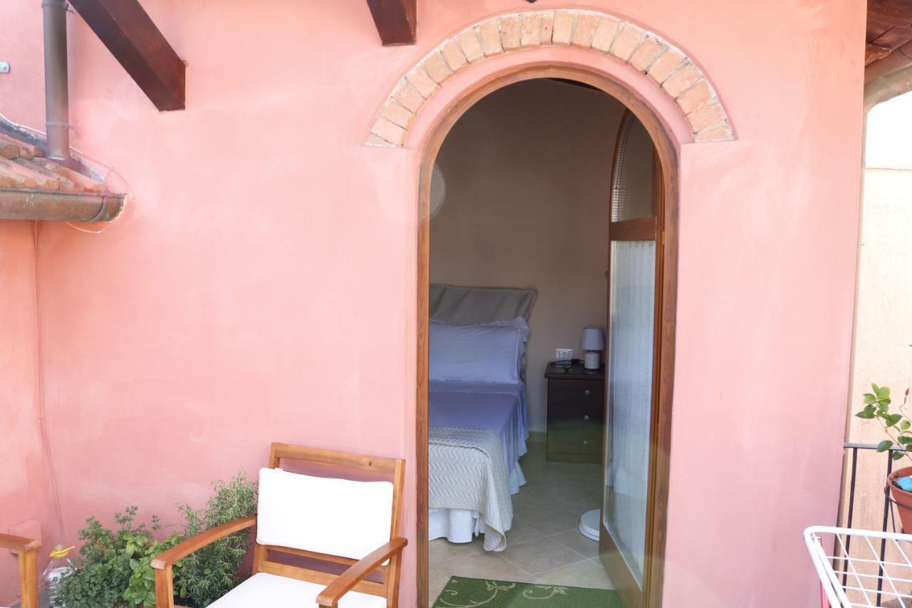 Casa Vacanze Elena Rometta エクステリア 写真