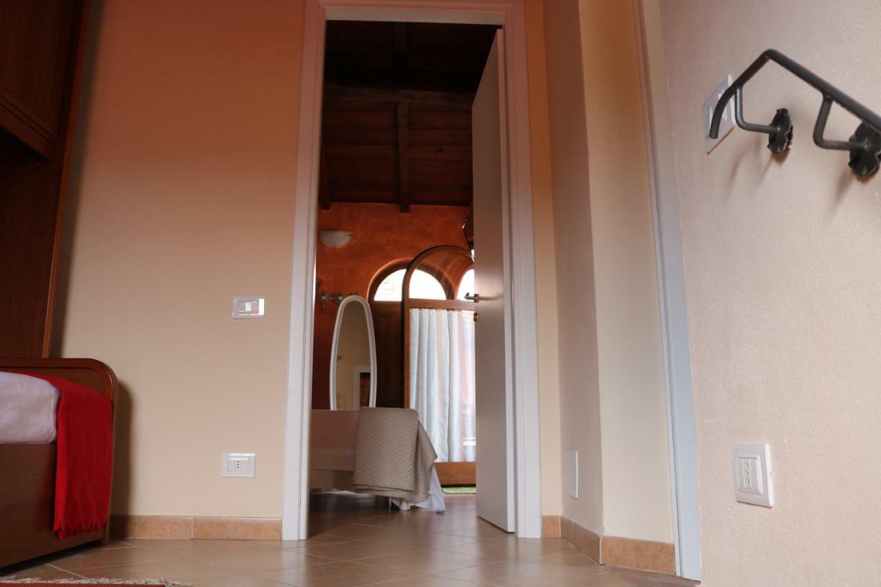 Casa Vacanze Elena Rometta エクステリア 写真